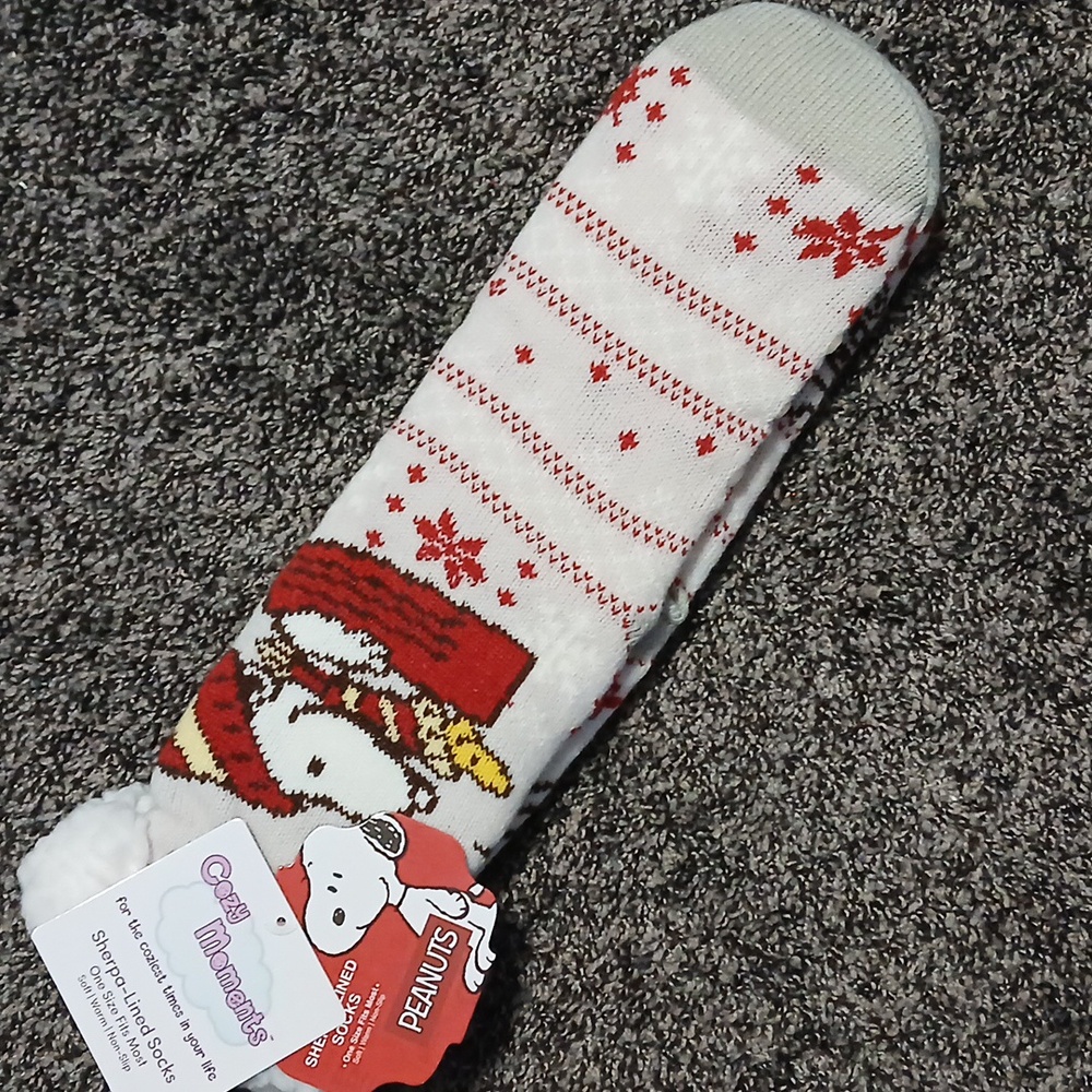 2/25❤️Snoopy Sherpa Socks Cozy Moments Fuzzy Footies Slippers